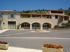 commerce et artisanat sur la communauté de haute Provence et présentation de produits du pays. Boulangerie à St Martin-les-Eaux